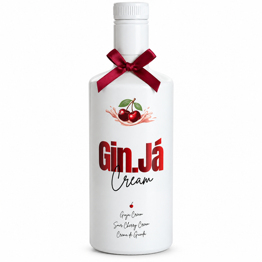 Garrafa de Ginjá Cream 70 cl em fundo branco, creme de licor de ginja com 15% vol.